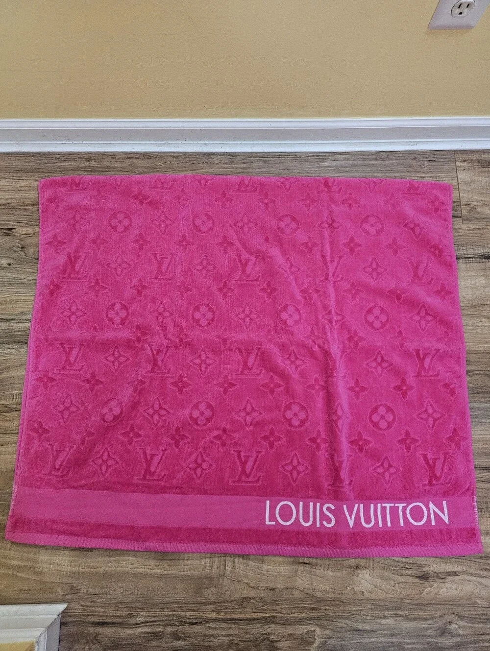 New Louis Vuitton towel pink